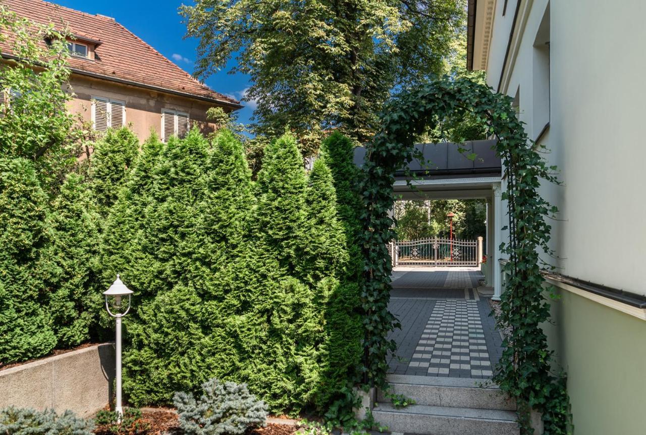 Hotel Villa Am Waldschlosschen Dresden Exterior photo